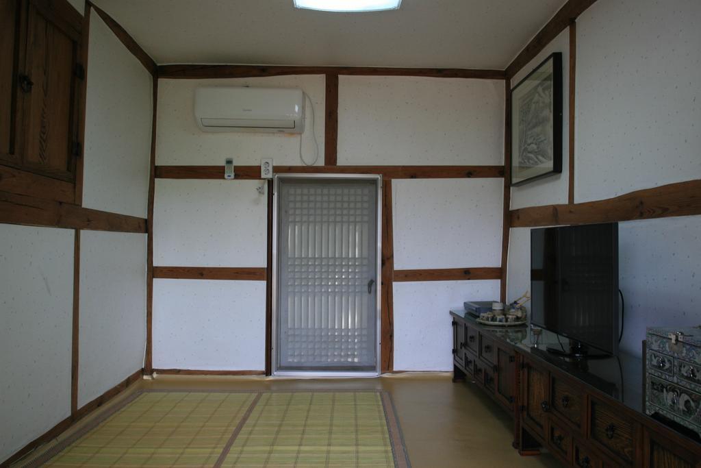 Boseong Jinrae Lee'S Traditional House מראה חיצוני תמונה